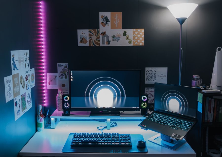 Neon Circuit