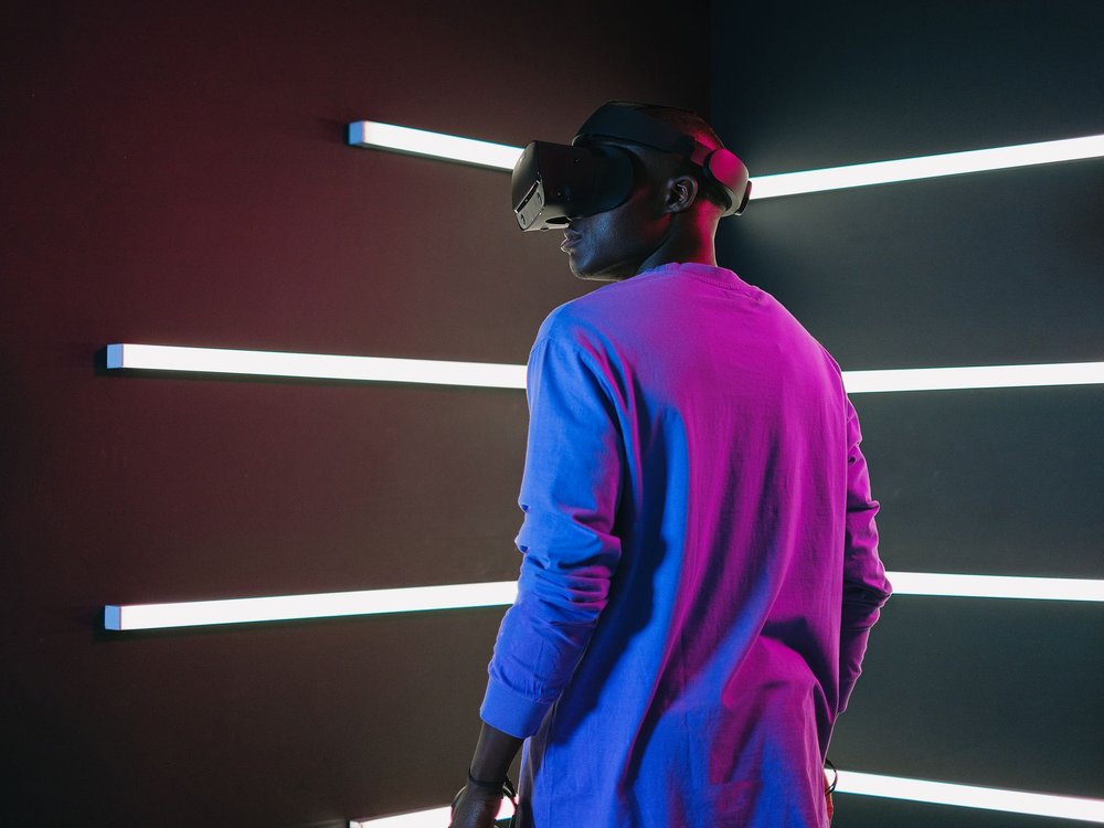 Nová generace VR headsetů míří na trh, ceny konečně klesají